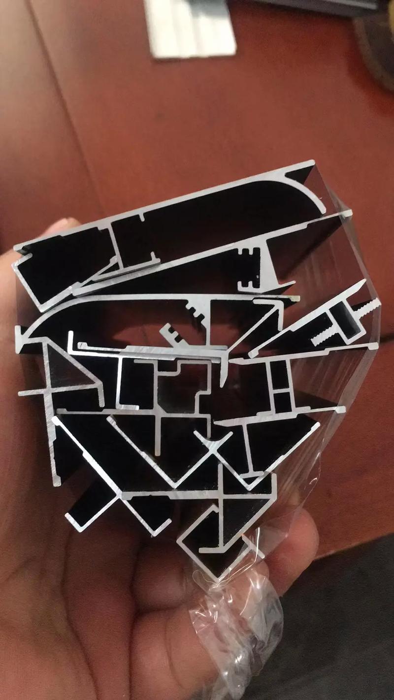 五金配件護墻板系列產品 高品質零售，滿足多樣化需求